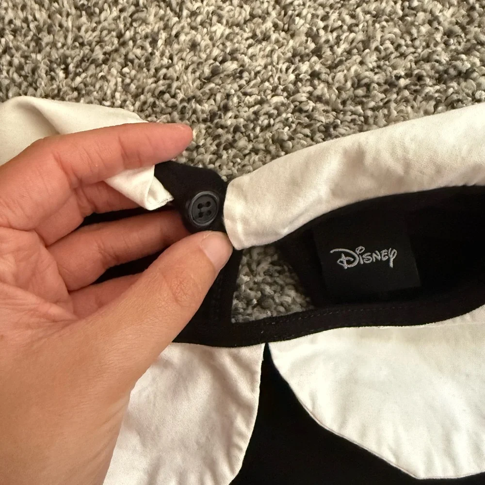 Disney Minnie Mouse Key-hole Back Peter Pan Collared Blouse